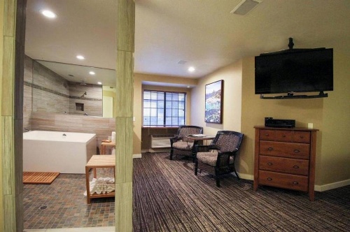 Postmarc Hotel and Spa Suites image 13