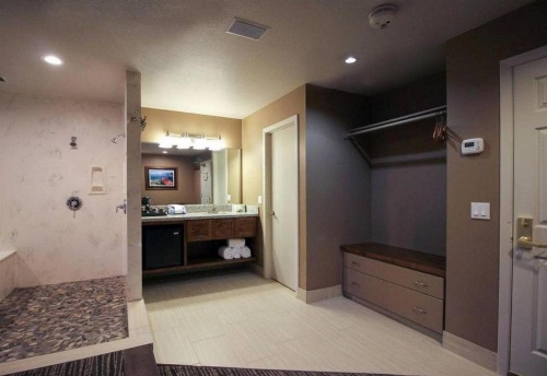 Postmarc Hotel and Spa Suites image 19