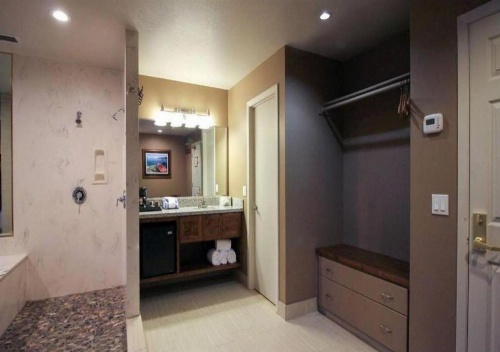 Postmarc Hotel and Spa Suites image 43